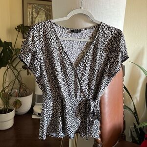AUW Black and White Patterned Blouse